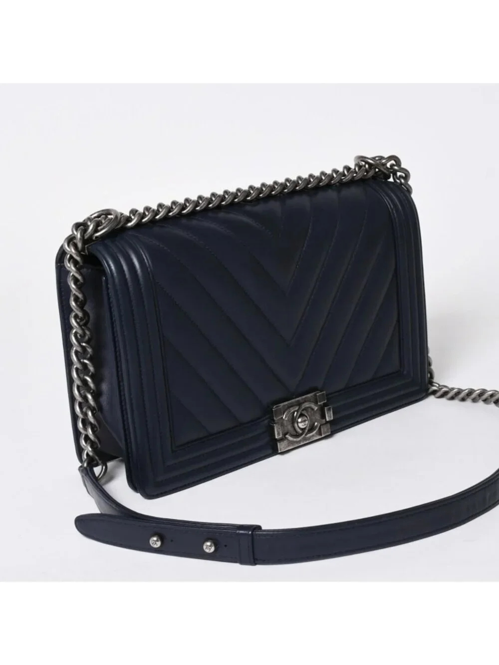 Chanel Boy Chain Shoulder Bag V-shaped Stitch Chevron CC Logo Lambskin 2-Way